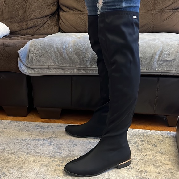 Black boots - Picture 5 of 7